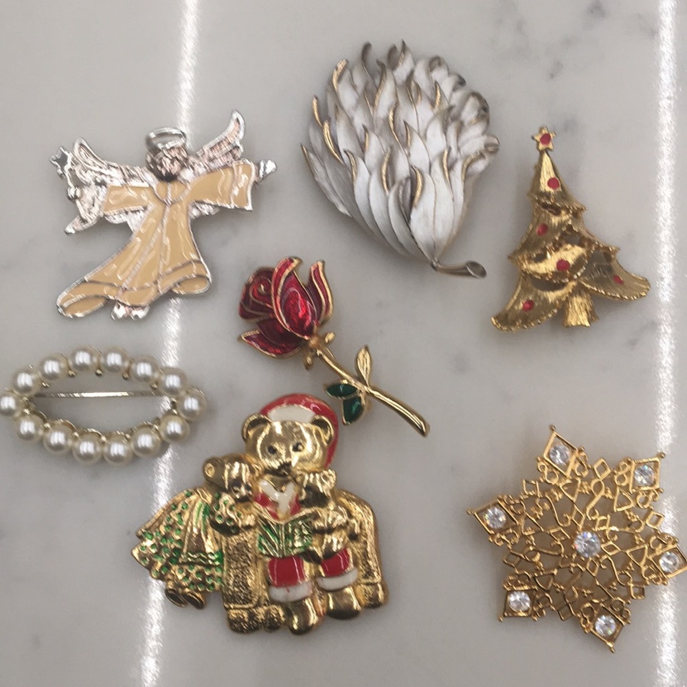 Lot of 7 Vintage Holiday Pin Brooches
